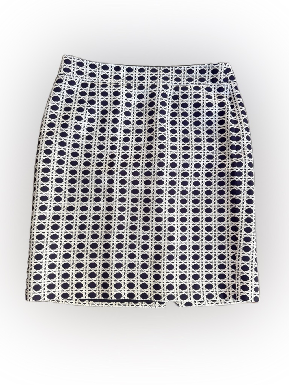 Banana Republic Women’s Midi Navy Blue and White Lined Skirt. Size 12